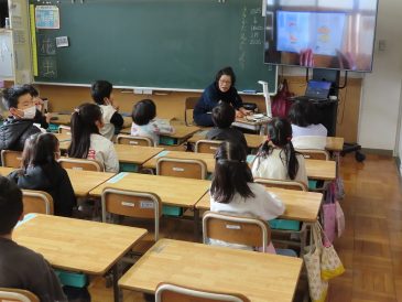 母親委員の皆様による読み聞かせが行われました！